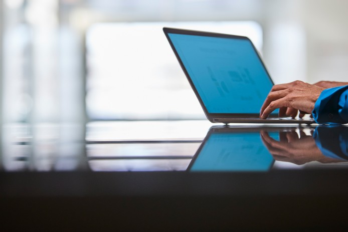 laptop on fedex.ca