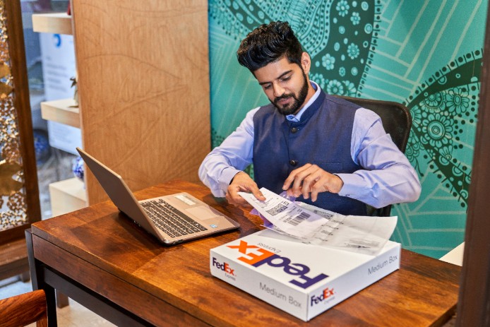 9 ways to stay on budget with smart shipping